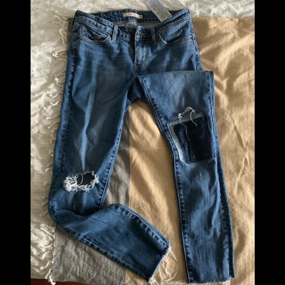 Levi’s woman’s 711 skinny filiforme blue jeans size 26 ** 2 for $25.00**